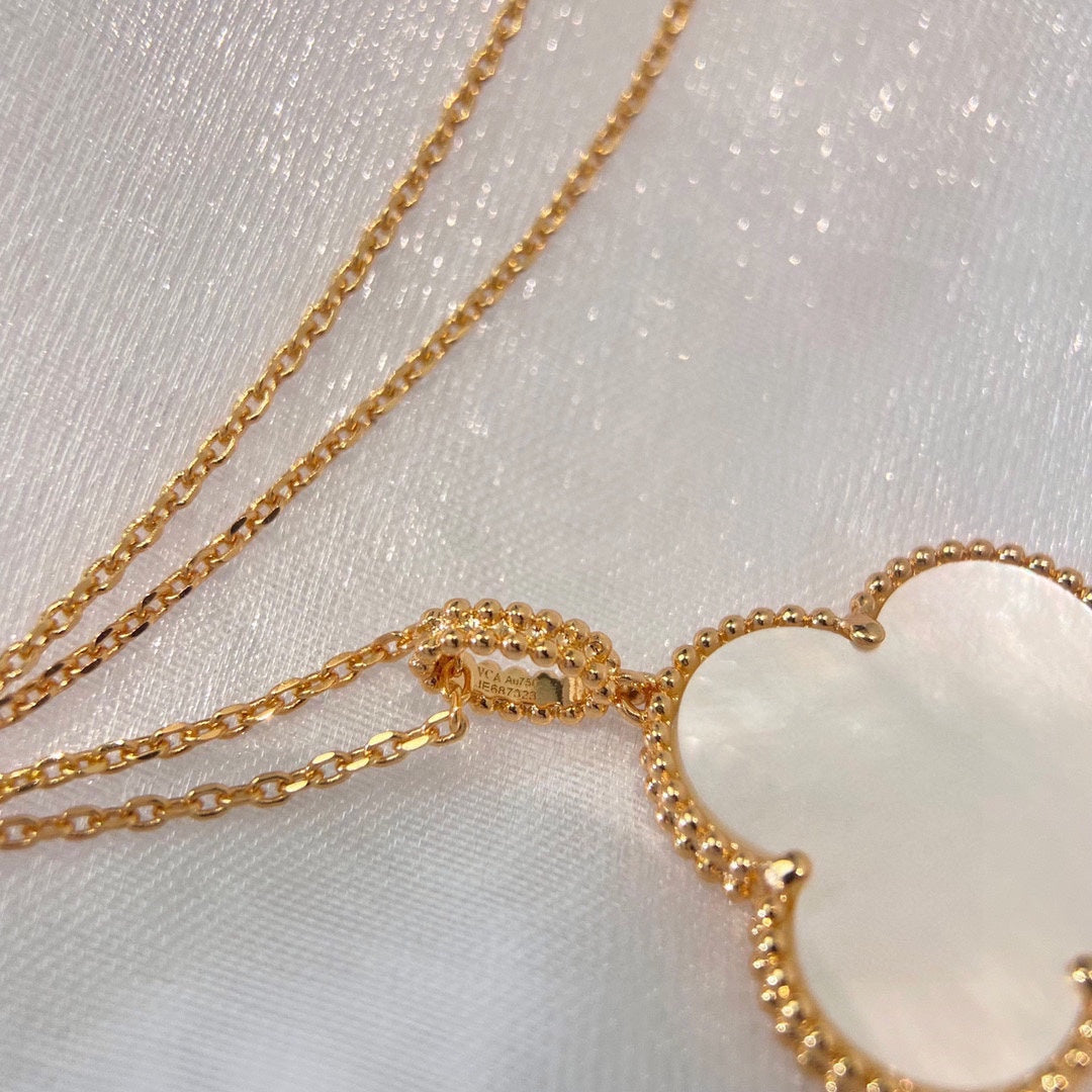 Roostick Magic Alhambra One Motif Pearl Necklace