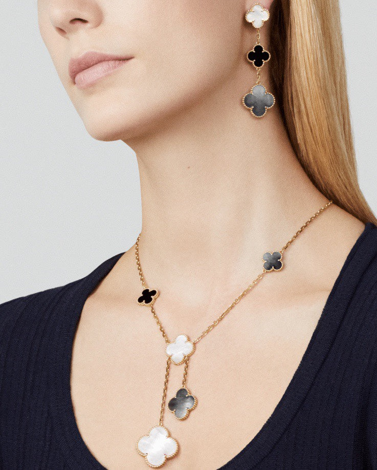 Roostick Magic Alhambra Three Pearls Motifs Earrings