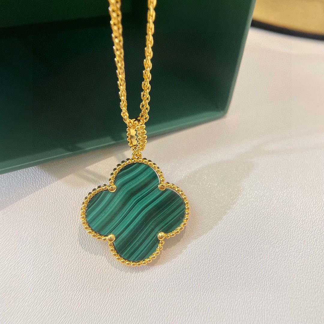 Roostick Magic Alhambra Malachite Necklace