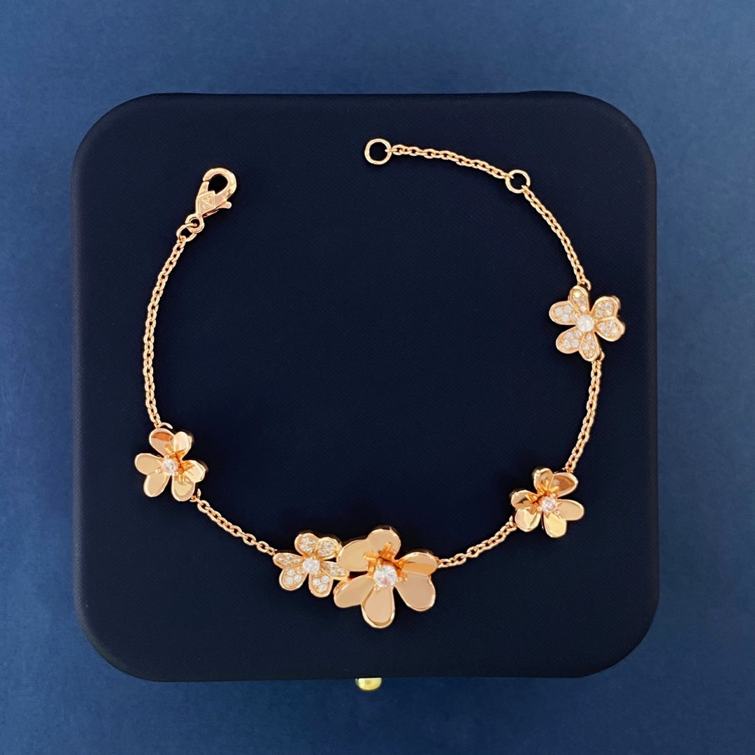 Roostick 5 Flowers Frivole Diamonds Clover Bracelet