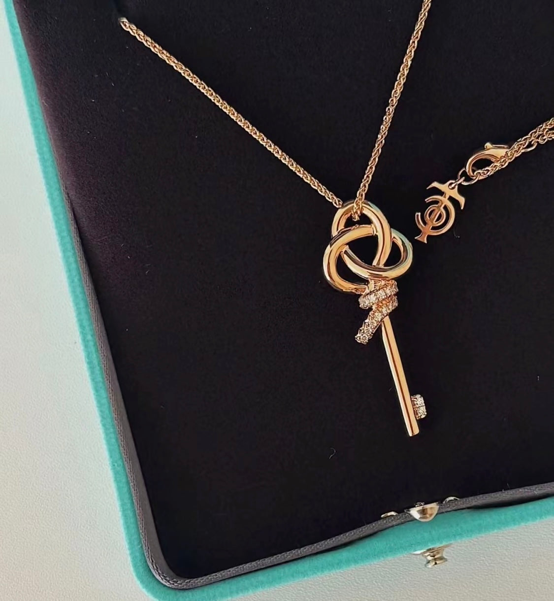 Roostick Keys Woven Diamonds Medium Necklace