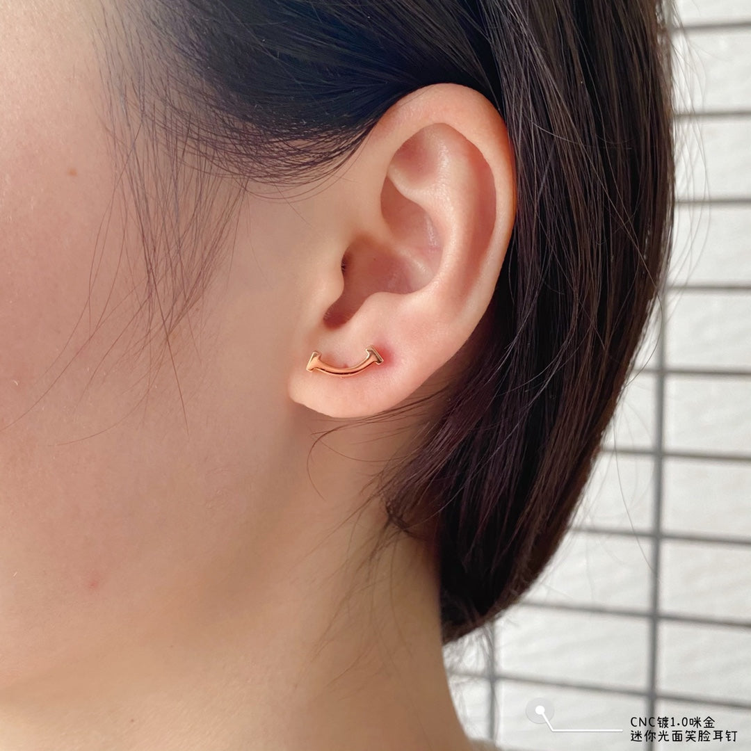 Roostick T Smile Earrings