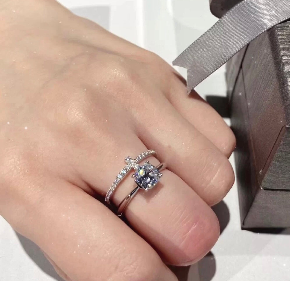 Roostick T Diamond Wire Band Ring