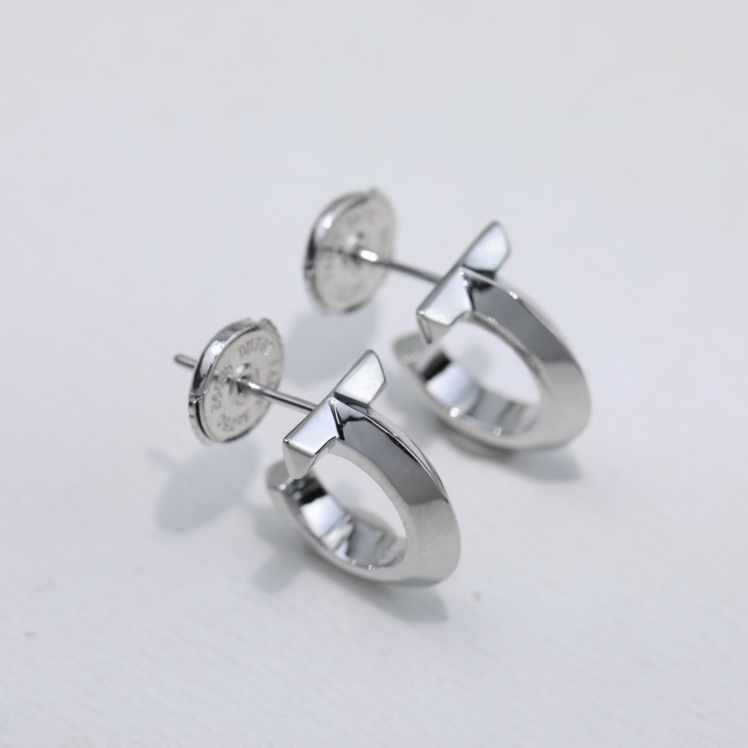 Roostick Plain T Hoop Earrings