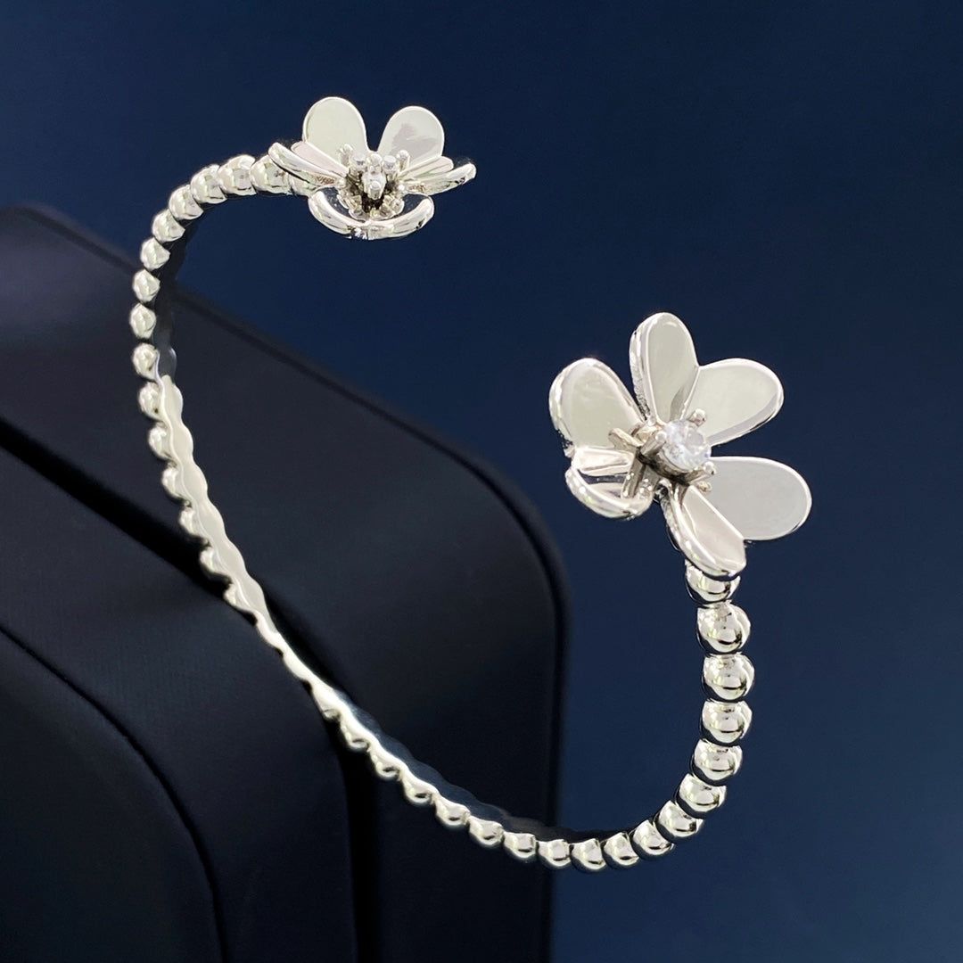 Roostick Frivole Open Bracelet