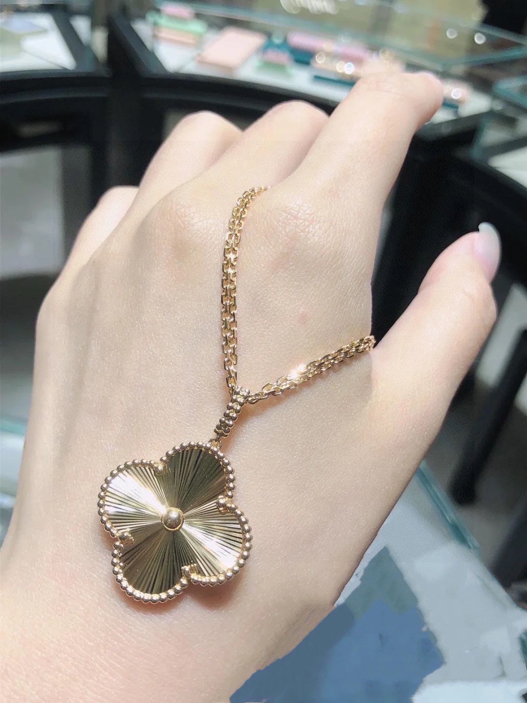 Roostick Magic Alhambra Necklace