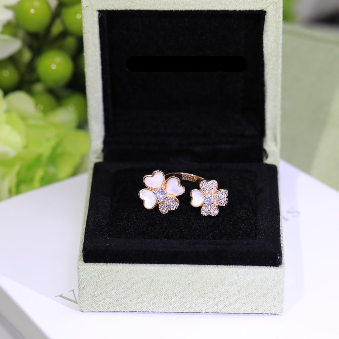 Roostick Cosmos Diamond Rose Gold Between The Finger Diamond Ring