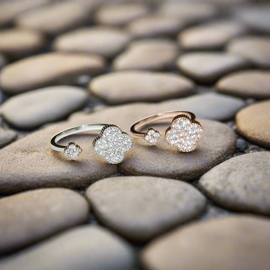 Roostick Magic Alhambra Diamond Ring