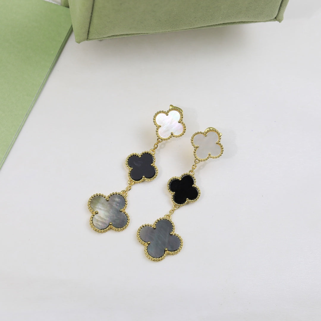 Roostick Magic Alhambra Three Pearls Motifs Earrings