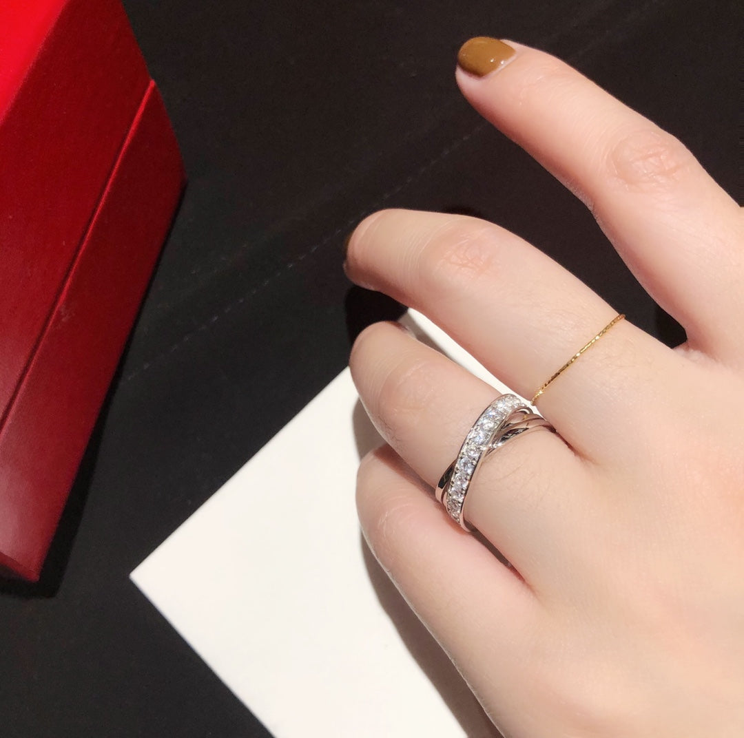 Roostick Etincelle Diamond Crossover Ring