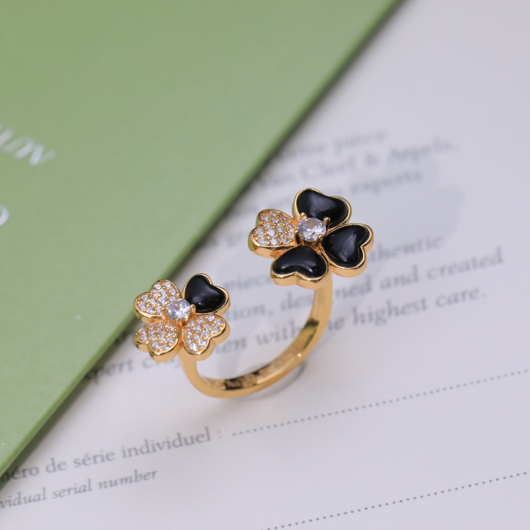 Roostick Cosmos Between The Finger Diamond Black Ring