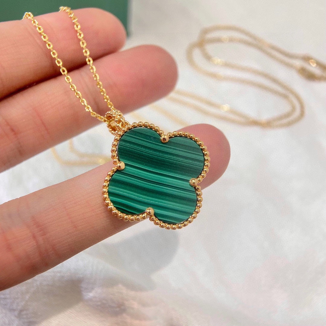 Roostick Magic Alhambra Malachite Necklace