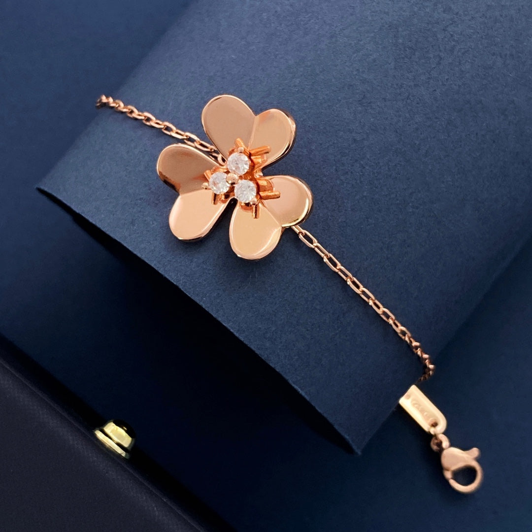 Roostick Frivole Medium Clover Bracelet