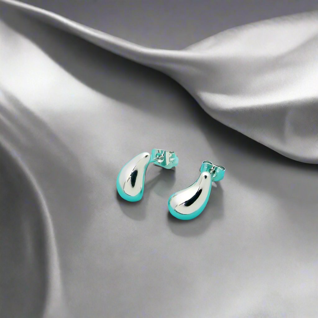 Roostick T Horn Earrings