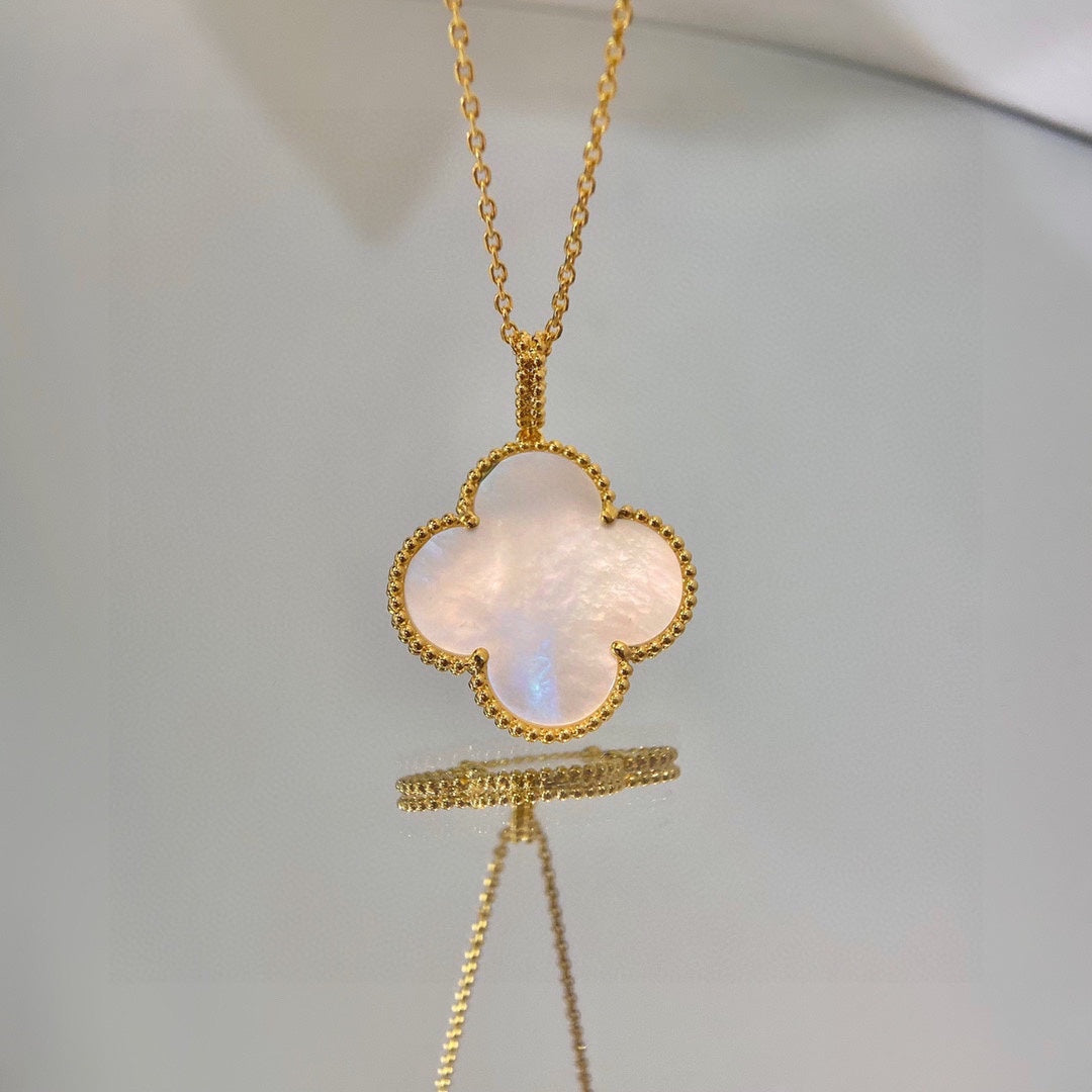 Roostick Magic Alhambra One Motif Pearl Necklace