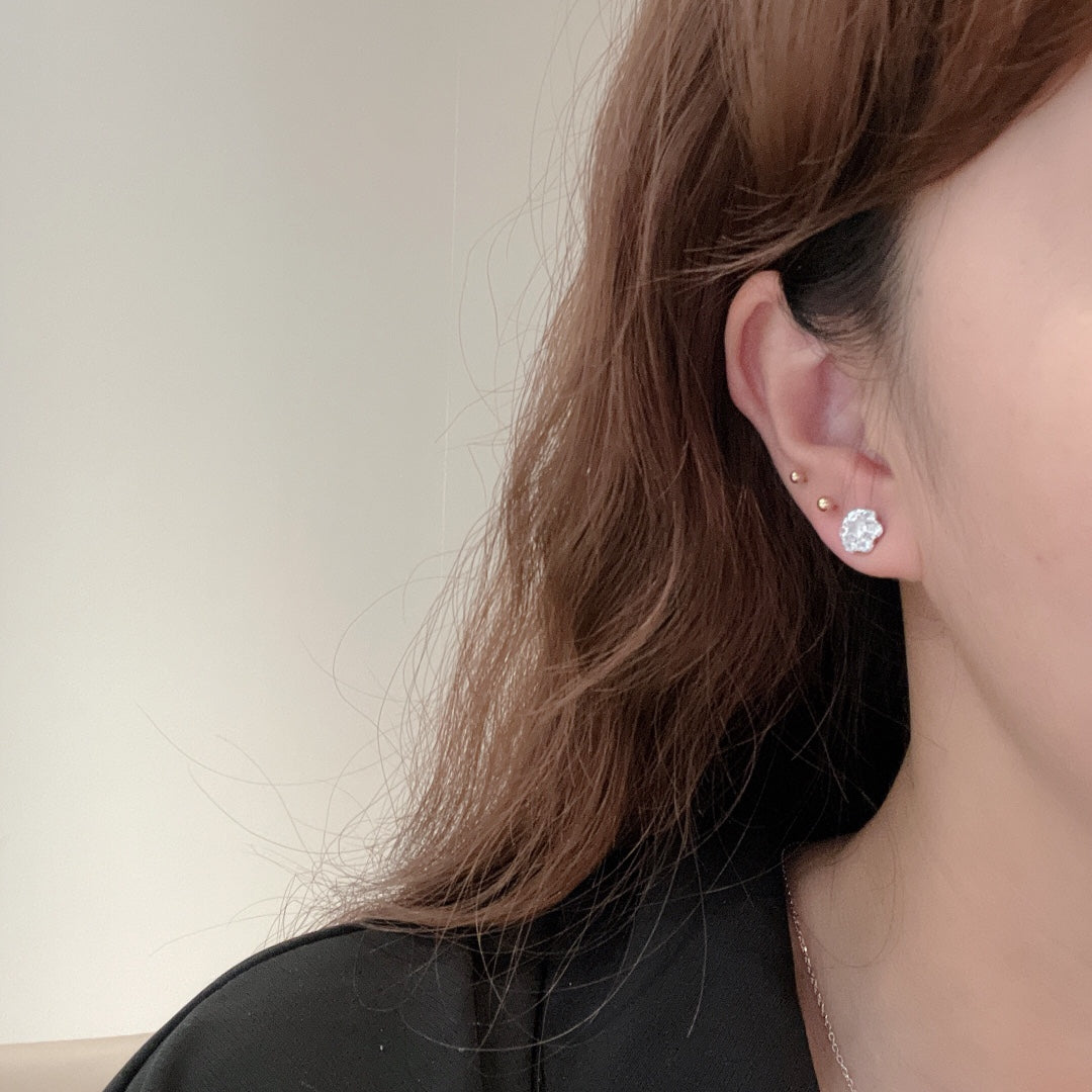 Roostick Flower Crystal Earrings