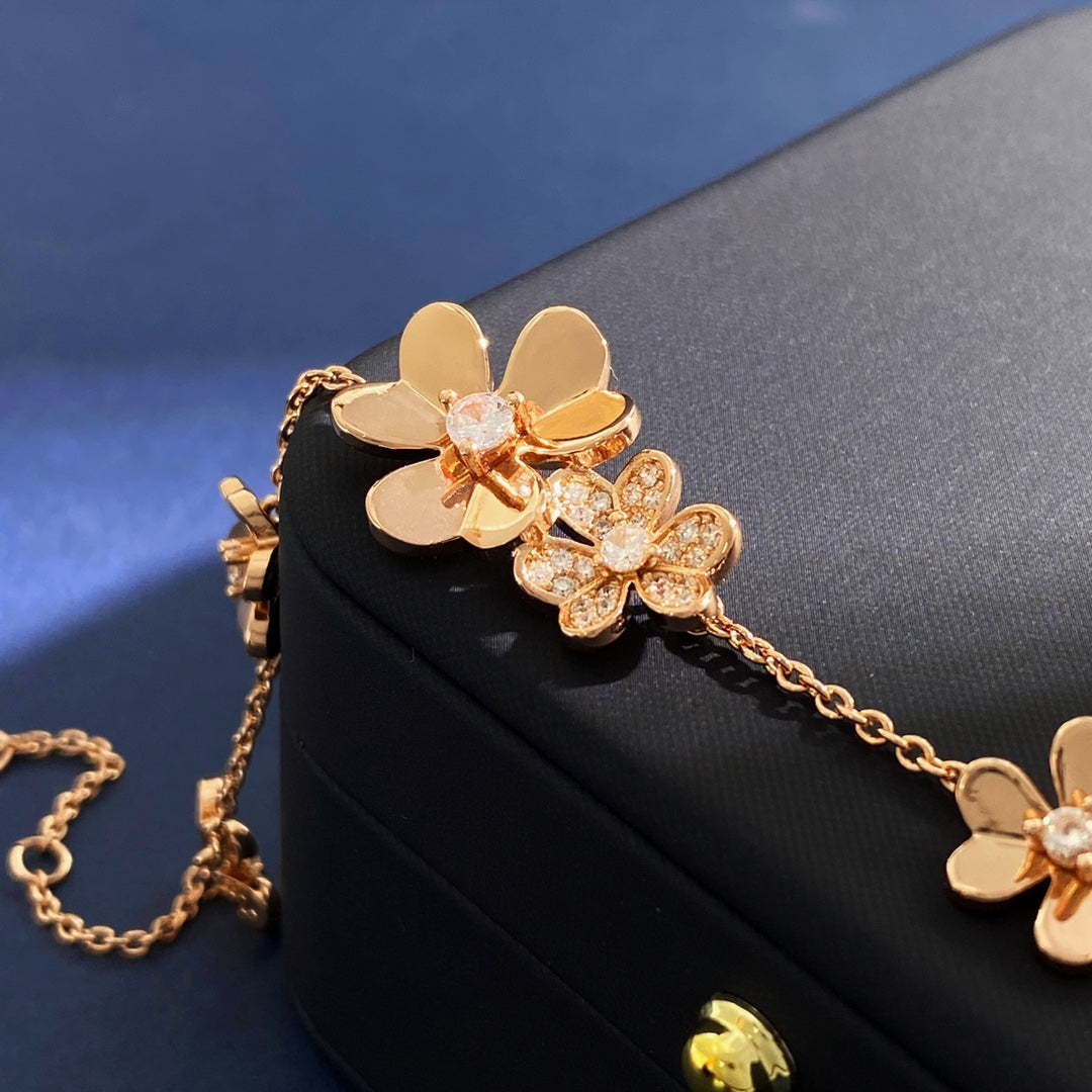 Roostick 5 Flowers Frivole Diamonds Clover Bracelet