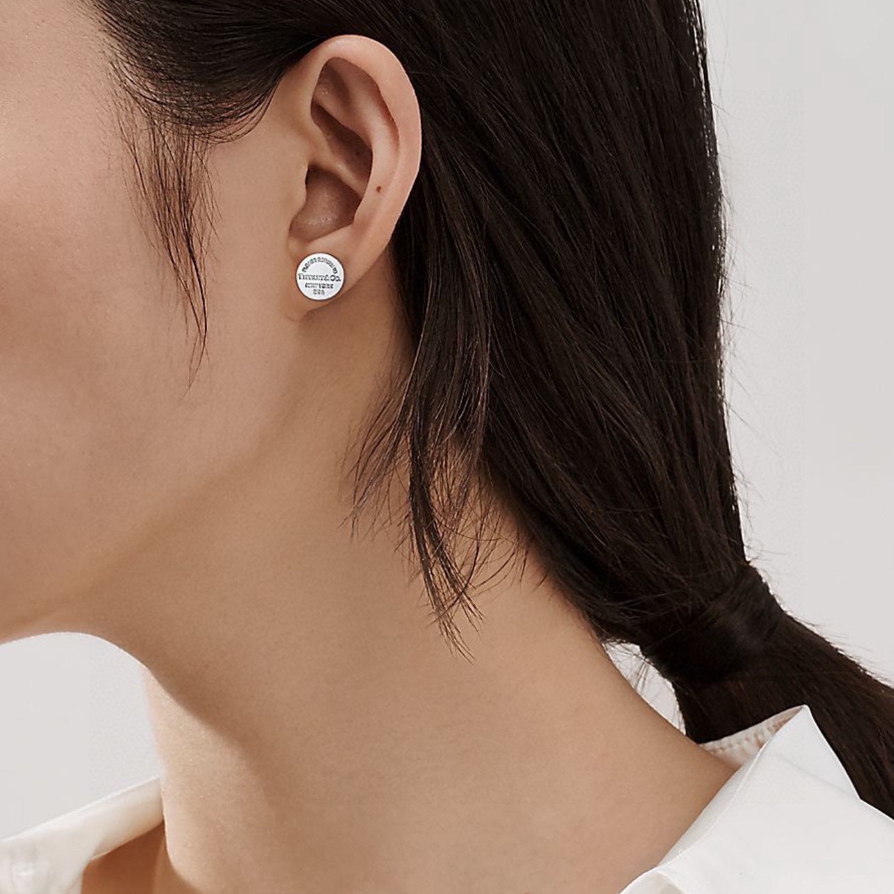 Roostick 18K Return to T Circle Stud Earrings