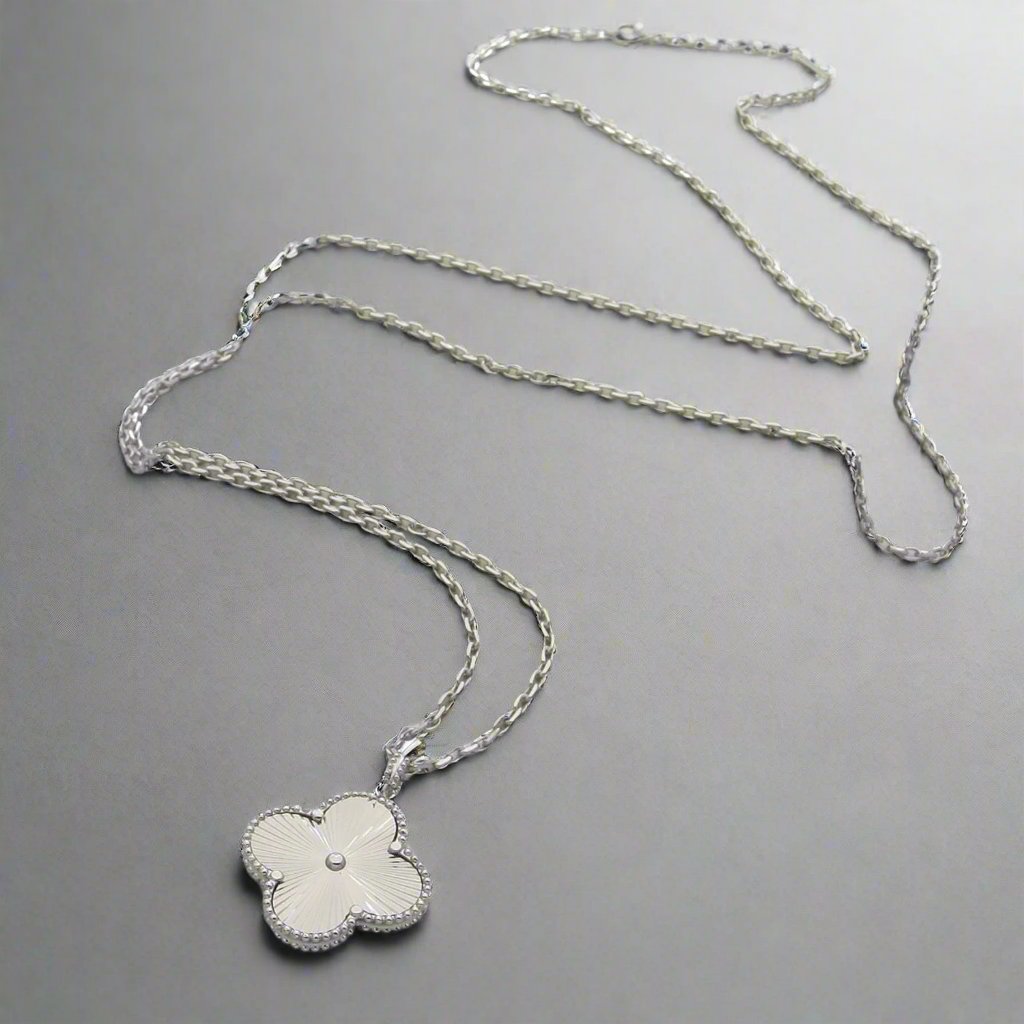 Roostick Magic Alhambra Necklace