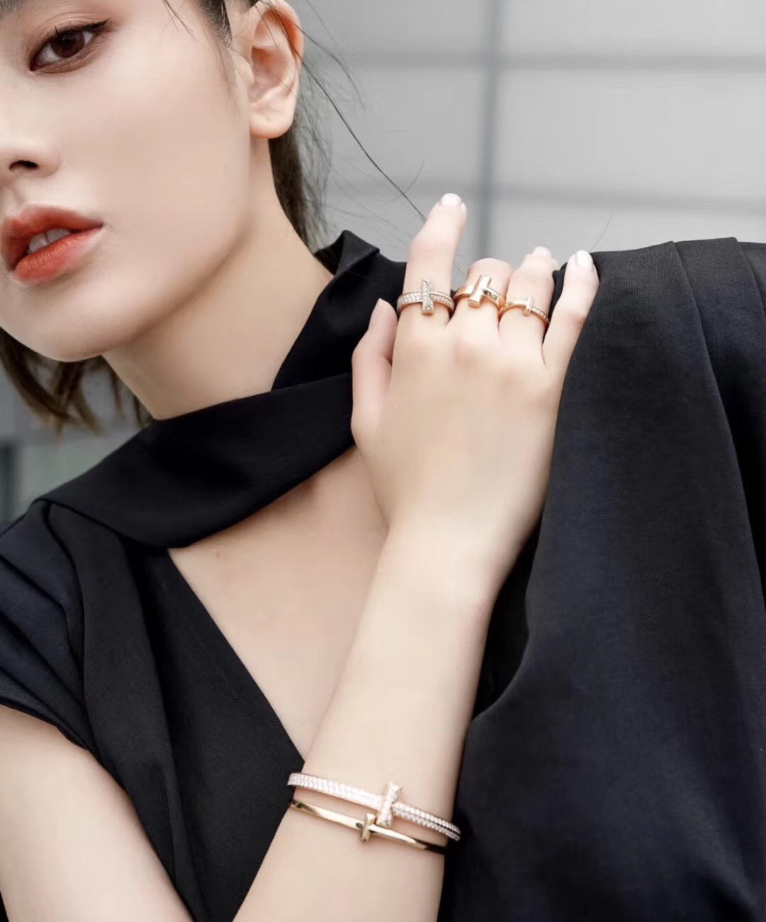 Roostick T1 Wide Diamond Hinged Bangle Bracelet