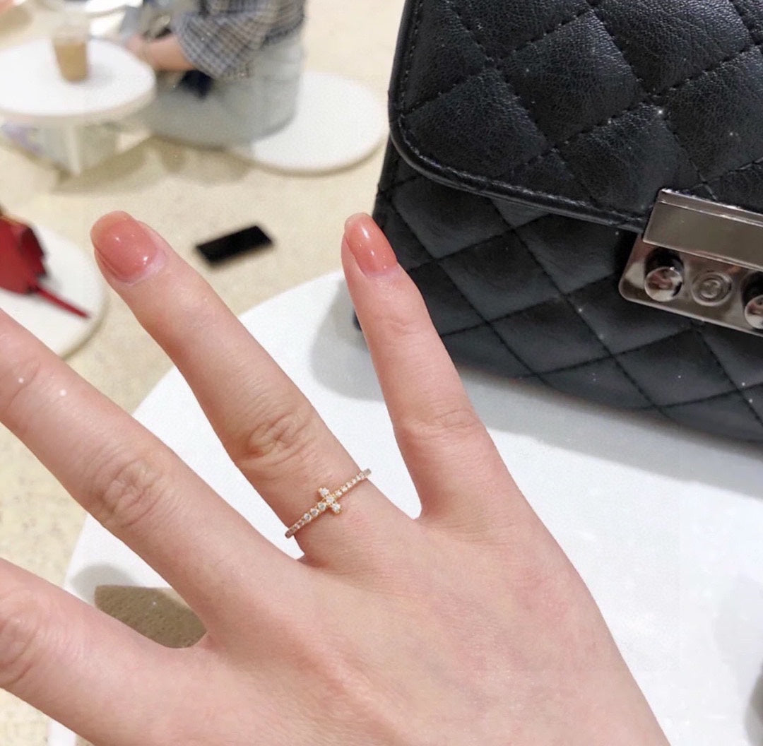 Roostick T Diamond Wire Band Ring