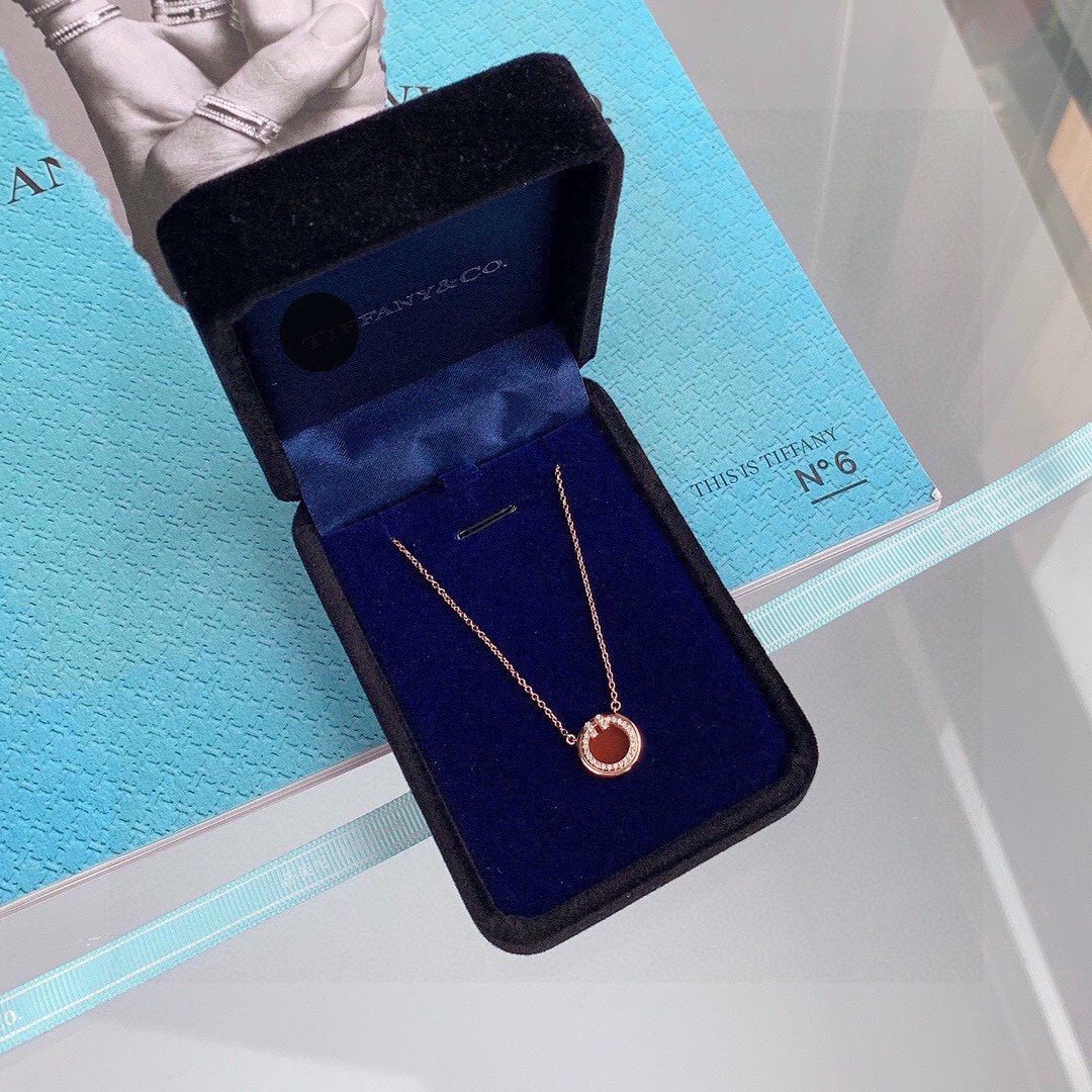 Roostick Diamond & Turquoise Circle Pendant Necklace