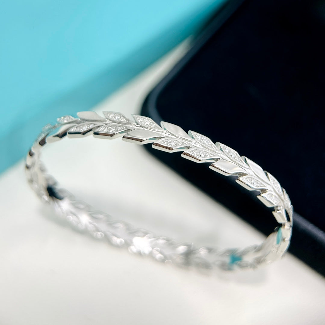 Roostick Victoria Vine Diamond Hinged Bracelet