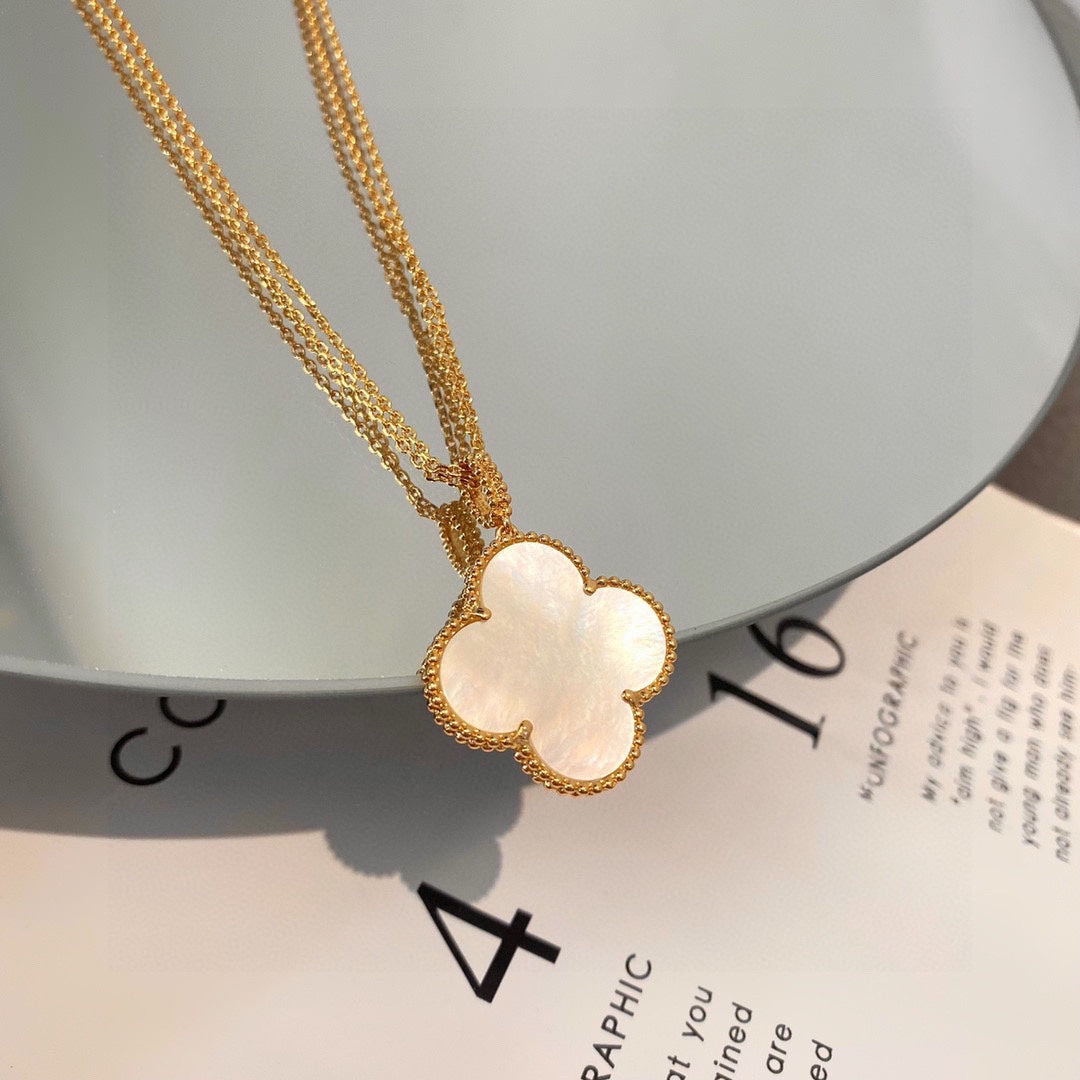 Roostick Magic Alhambra One Motif Pearl Necklace