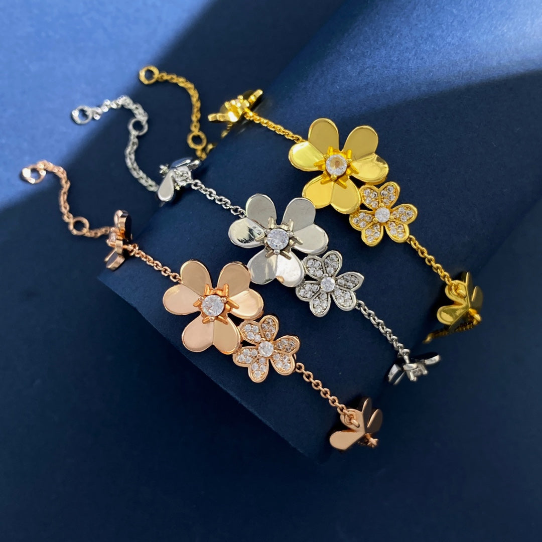 Roostick 5 Flowers Frivole Diamonds Clover Bracelet