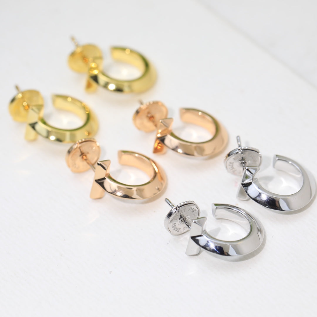 Roostick Plain T Hoop Earrings