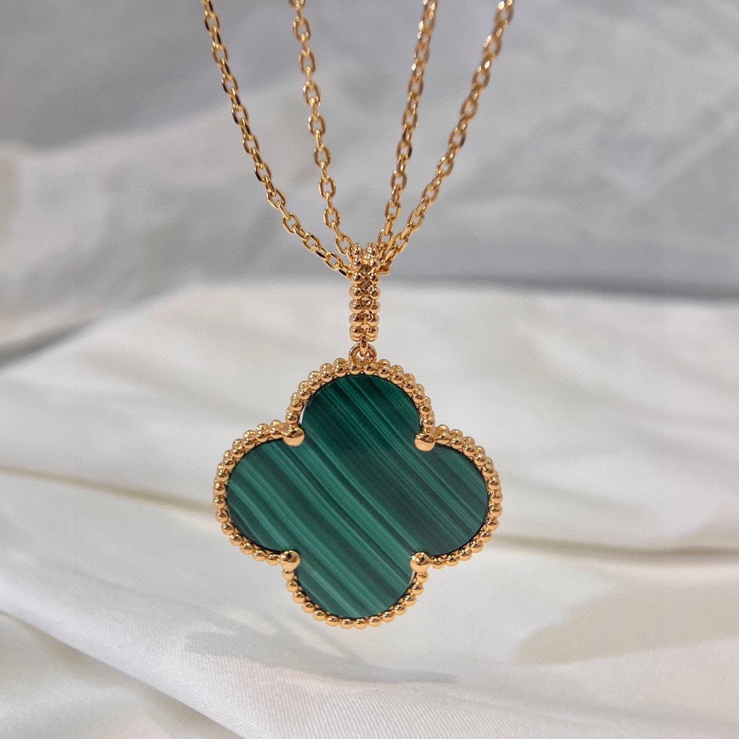 Roostick Magic Alhambra Malachite Necklace