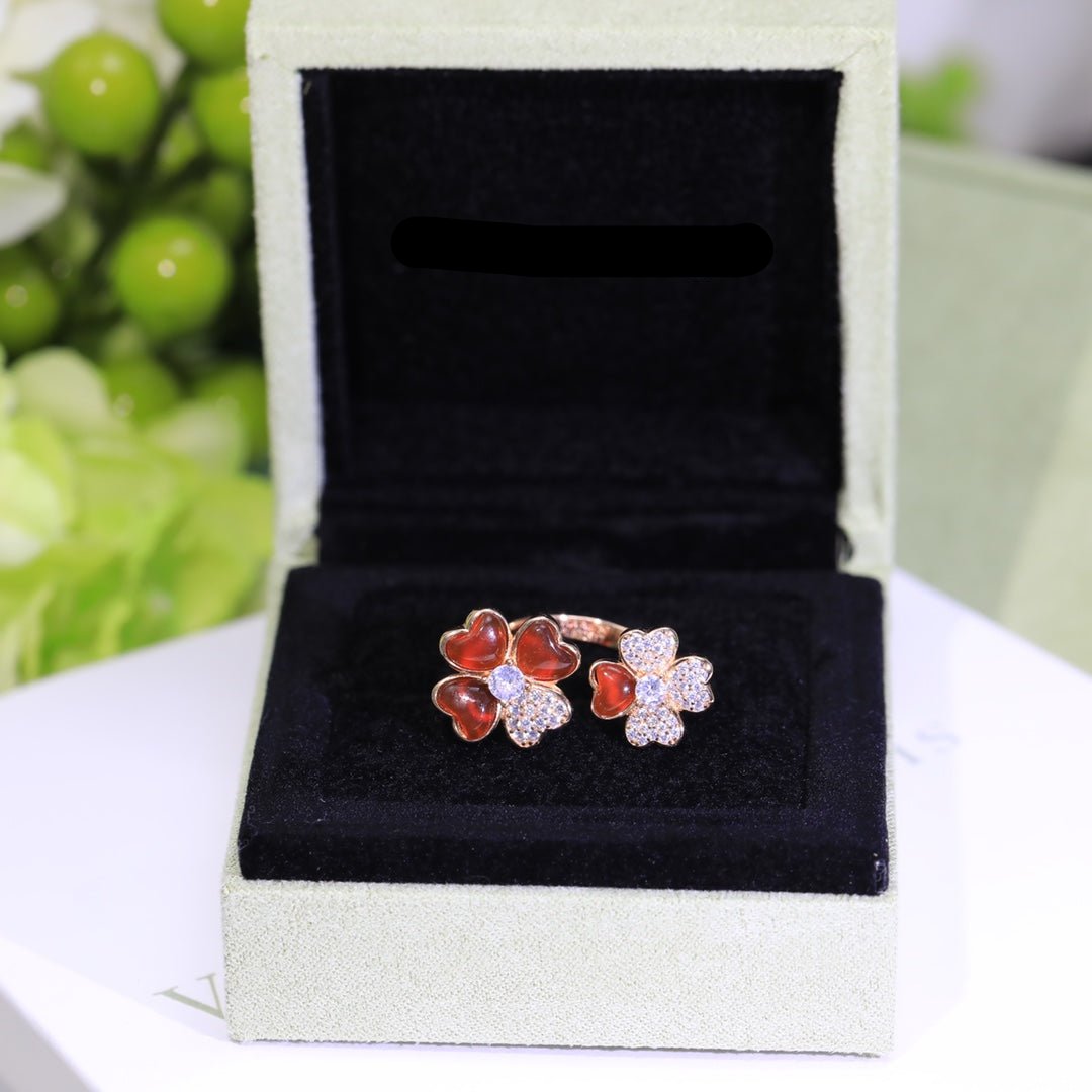 Roostick Cosmos Between the Finger Red Diamond Ring