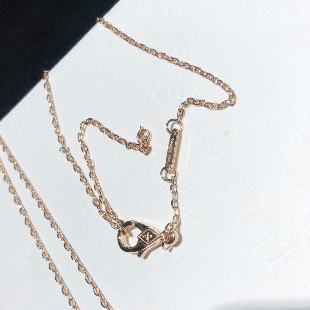 Roostick Vintage Alhambra Pink Necklace