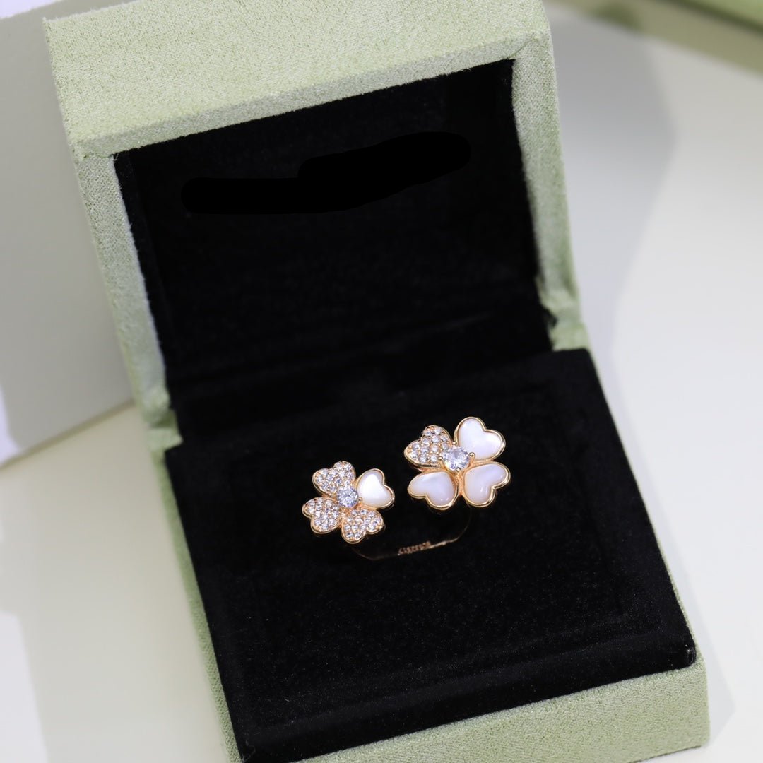 Roostick Cosmos Diamond Rose Gold Between The Finger Diamond Ring