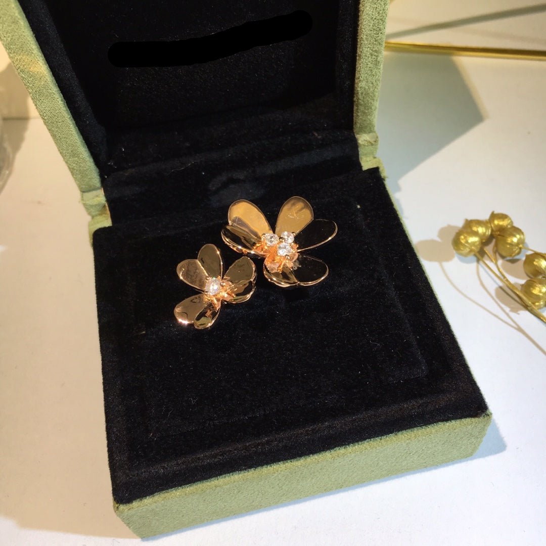 Roostick Diamond Frivole Between The Finger Ring