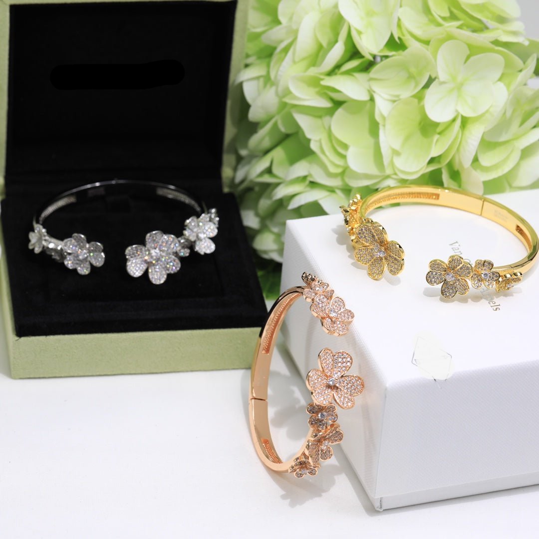 Roostick Frivole Seven Flowers Diamonds Bracelet