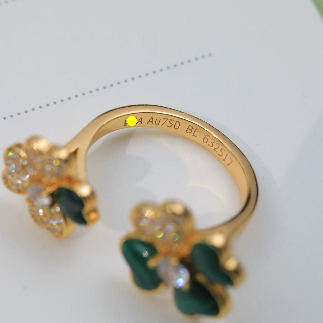 Roostick Cosmos Between The Finger Diamond Ring