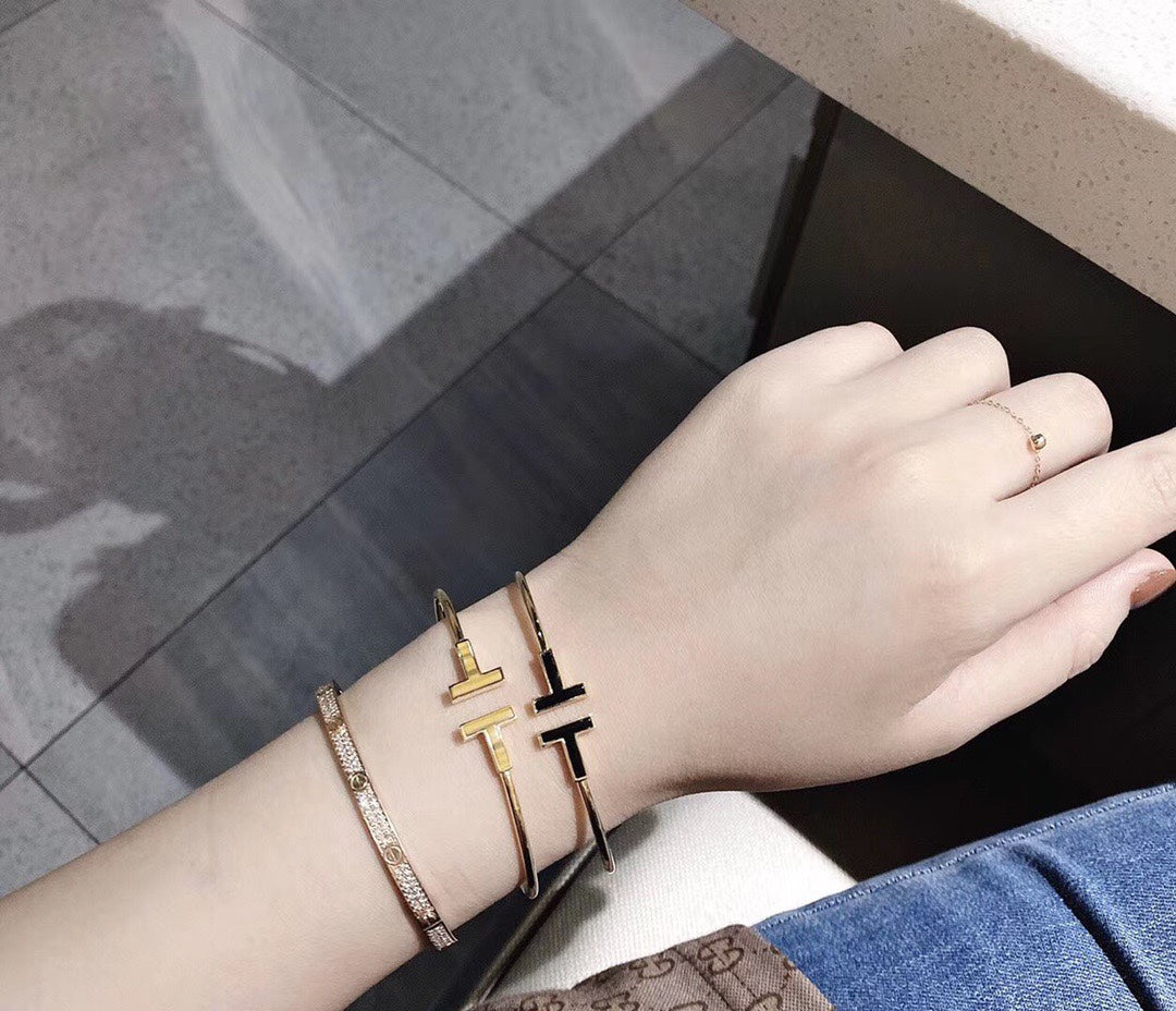 Roostick T Black Wire Bracelet