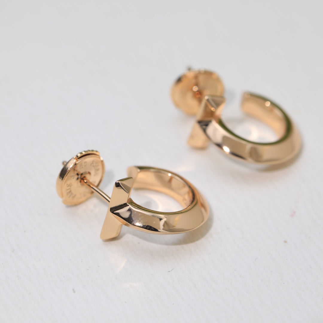 Roostick Plain T Hoop Earrings