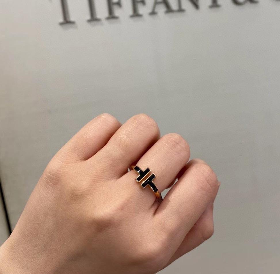 Roostick T Black Onyx Wire Ring