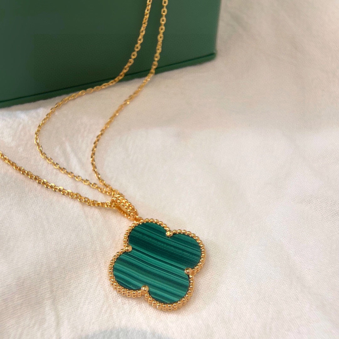 Roostick Magic Alhambra Malachite Necklace