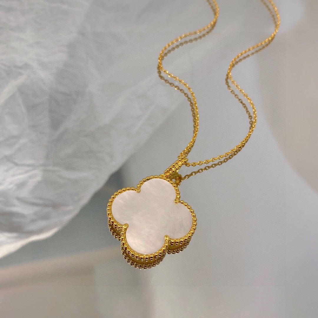 Roostick Magic Alhambra One Motif Pearl Necklace
