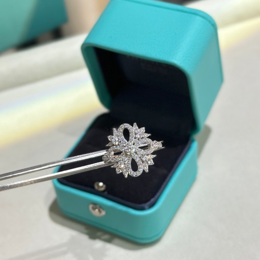 Roostick Vintage Diamond Flower Ring