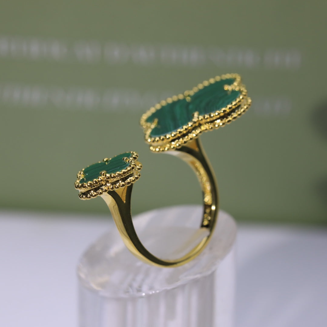 Roostick Magic Alhambra Malachite Clover Ring