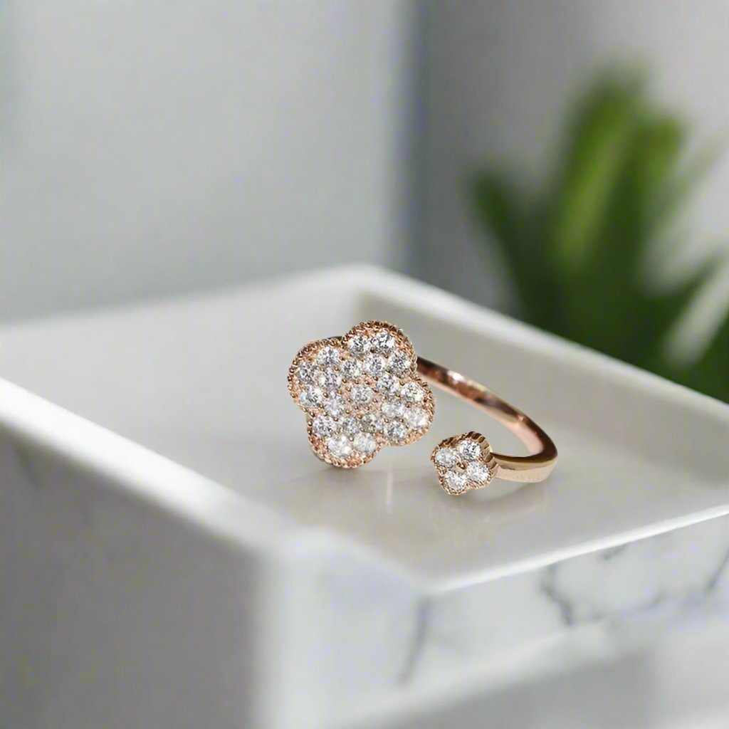 Roostick Magic Alhambra Diamond Ring