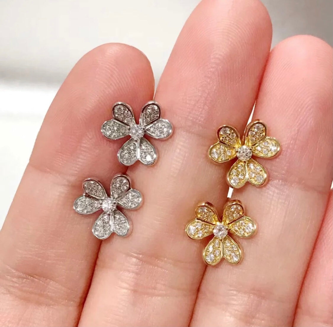 Roostick Yellow Gold Frivole Small Model Earrings