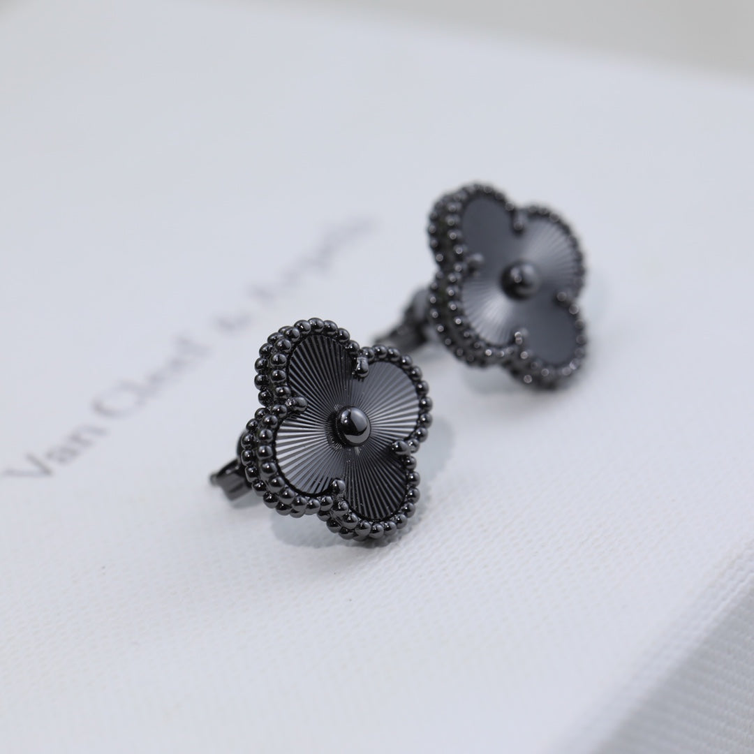 Roostick Vintage Alhambra Black Paint Earrings