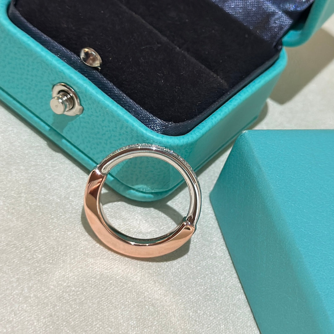 Roostick Lock Diamond Rose Gold Ring