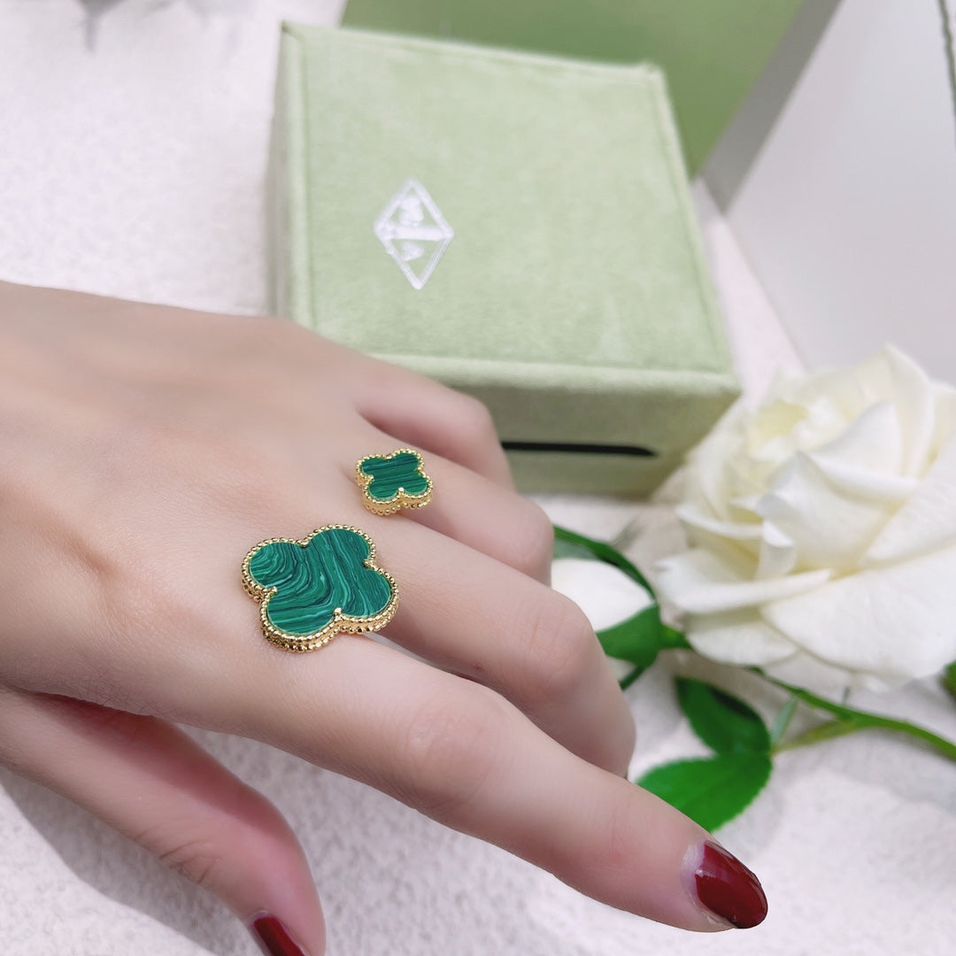 Roostick Magic Alhambra Malachite Clover Ring