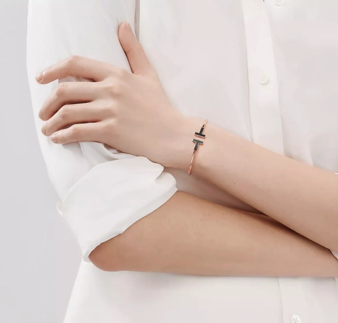 Roostick T Black Wire Bracelet